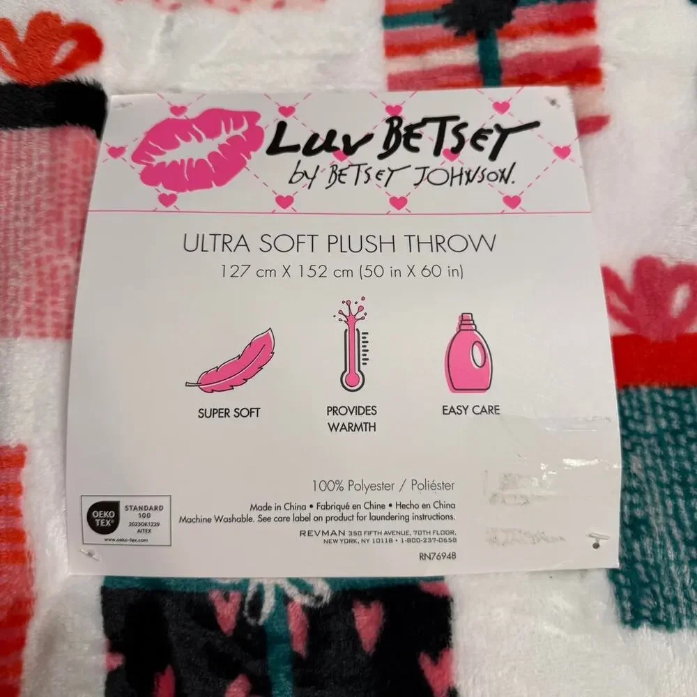 Betsey johnson christmas throw blanket